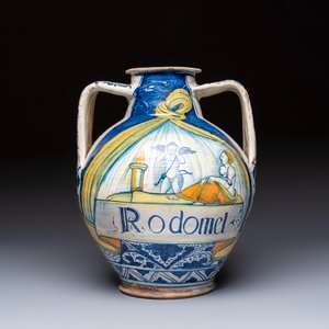 An unusual large polychrome Italian maiolica two-handled 'Cupid and Psyche' wet drug jar inscribed 'Rodomel', probably Rome, early 16th C. — photo 2