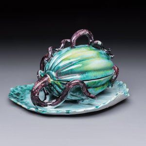 An unusual Brussels faience melon-shaped tureen and cover on a leaf-form stand — photo 2