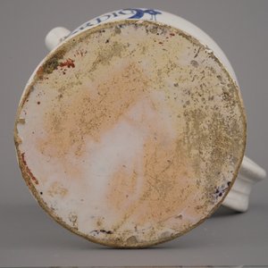 An unusual Brussels faience pharmacy jug, 1st half 18th C. — photo 4