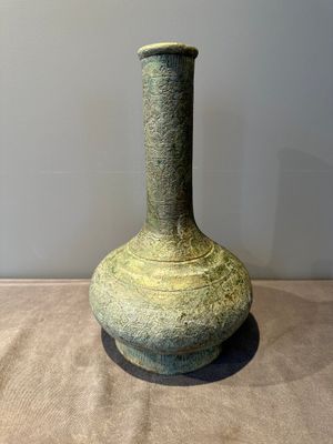 An unusual Chinese archaic bronze arrow vase, 'touhu 投壺', Han — 照片 2