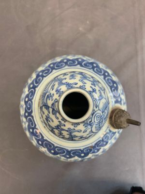 An unusual Chinese blue and white kendi, inscribed Tjienbielcie Tjantjekeng Surabaya, 19th C. — photo 6