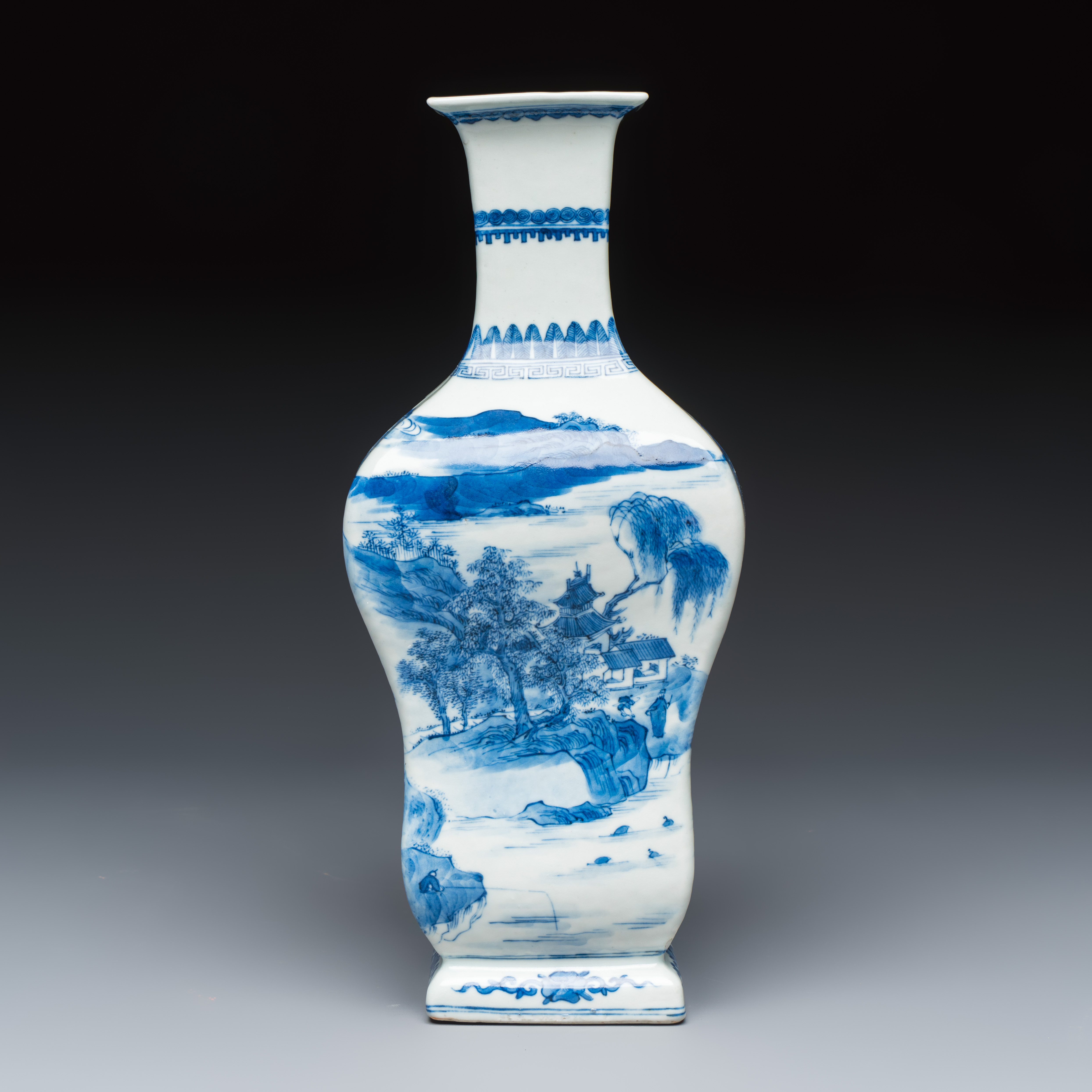 An unusual Chinese blue and white 'Mountainous Landscape' vase — photo 2