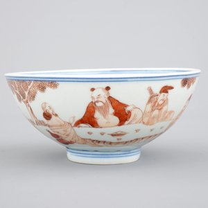 An unusual Chinese blue, white and iron red bowl, 19th C — 照片 2