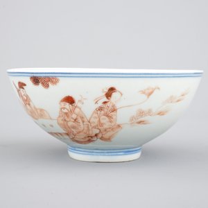 An unusual Chinese blue, white and iron red bowl, 19th C — 照片 3