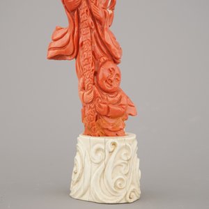 An unusual Chinese carved coral figure of Shou Lao on an ivory stand, Qing Dynasty — photo 6
