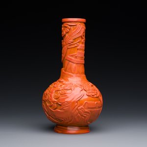 An unusual Chinese coral-red Peking glass bottle vase, Daoguang mark and probably of the period — photo 4