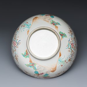 An unusual Chinese famille rose export porcelain 'Apollo playing the lyre' bowl — photo 7