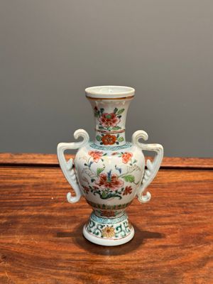 An unusual Chinese famille rose export porcelain vase, Qianlong — photo 3