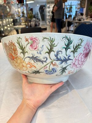 An unusual Chinese famille rose punch bowl with floral relief design, Qianlong — photo 21