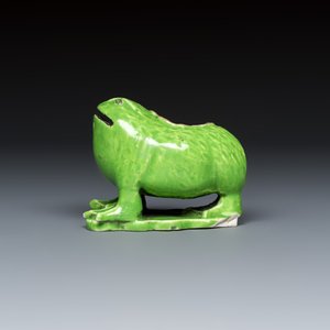An unusual Chinese lime-green-glazed three-legged toad-shaped water pot — photo 2