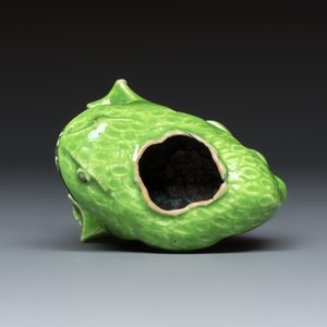 An unusual Chinese lime-green-glazed three-legged toad-shaped water pot — photo 6