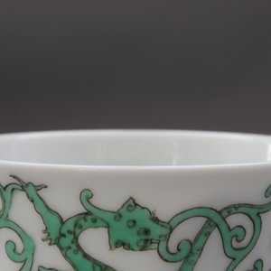 Une tasse à vin en porcelaine de Chine au dragon, 19/20ème — photo 26
