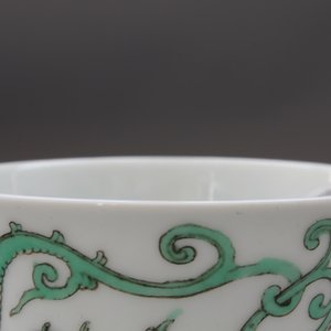 Une tasse à vin en porcelaine de Chine au dragon, 19/20ème — photo 27
