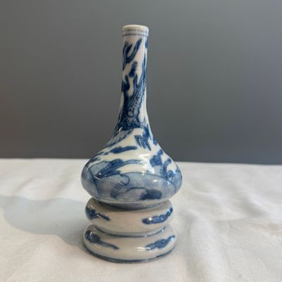 An unusual Chinese Swatow blue and white 'Dragon' triple-gourd vase — 照片 5