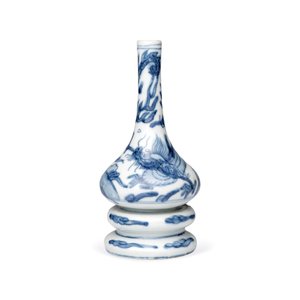 An unusual Chinese Swatow blue and white 'Dragon' triple-gourd vase — 照片 1