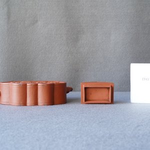 An unusual Chinese Yixing stoneware teapot and cover, Kangxi — 照片 14