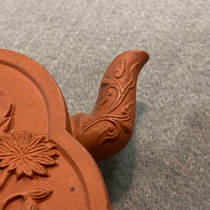 An unusual Chinese Yixing stoneware teapot and cover, Kangxi — 照片 24