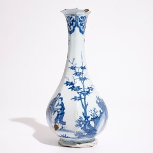 An unusual Delft style chinoiserie bottle vase, Frankfurt or Nevers, 17th C. — 照片 4