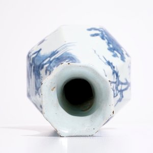 An unusual Delft style chinoiserie bottle vase, Frankfurt or Nevers, 17th C. — photo 6