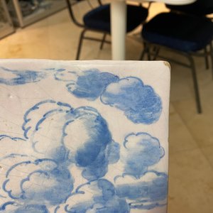 An unusual Dutch Delft blue and white plaque with a village scene, 2nd half 17th C. — 照片 7