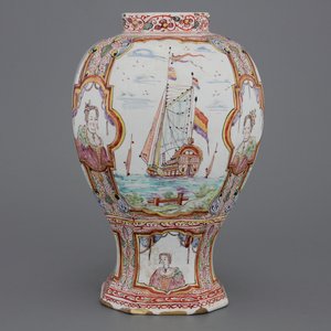 An unusual Dutch Delft doré petit feu vase, 18th C. — 照片 1