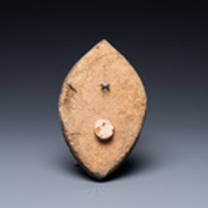 An unusual Islamic oval tile, possibly Timurid (?), 17th C. — photo 2