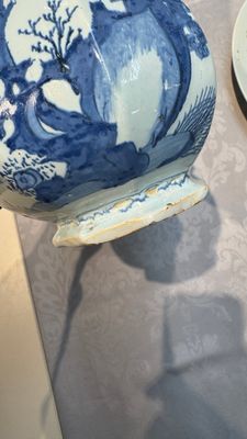 An unusual octagonal blue and white Dutch Delft chinoiserie vase in Transitional style, 17th C. — photo 8