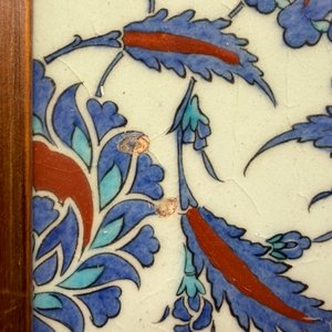 An unusual pair of small square Iznik tiles with saz leaves — photo 4