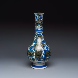 An unusual Samson Safavid- or Iznik-style bottle vase — 照片 2