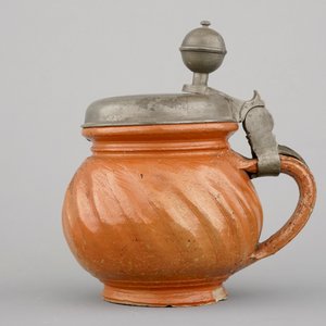 An unusual small Bunzlau pewter-mounted stoneware jug, ca. 1700 — 照片 2
