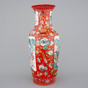 An unusual tall Chinese porcelain coral red ground vase, 19th C. — 照片 2