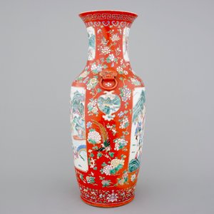 An unusual tall Chinese porcelain coral red ground vase, 19th C. — 照片 4