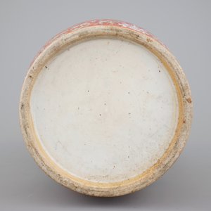 An unusual tall Chinese porcelain coral red ground vase, 19th C. — 照片 6
