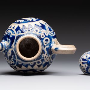 An unusual Westerwald stoneware teapot and cover, Germany, 17th C. — photo 5