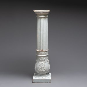 An unusual white-glazed faience column, Germany, 18th C. — photo 5