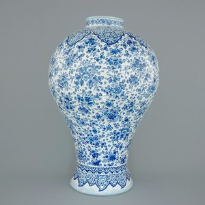 An unusually tall Dutch Delft blue and white vase with millefiori decoration, late 17th C. — 照片 3