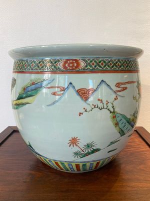 Aquarium en porcelaine de Chine famille verte à décor de guerriers à cheval, 19ème — photo 4