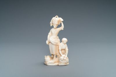 Armand Boutrolle (Paris, 1886-1972), un groupe en ivoire sculpté: Les lavandières, 1er quart du 20ème