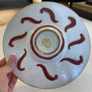 Assiette au monogramme 'P' en majolique italienne à émail lustré, Gubio, atelier de Maestro Giorgio, 1er quart du 16ème — photo 7