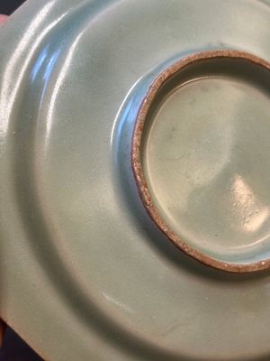 Assiette de forme octogonale en porcelaine de Chine en céladon de Longquan, probablement Ming — photo 6