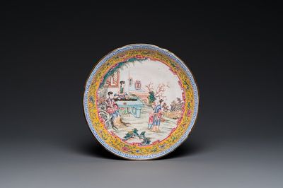 Assiette en émaux de Canton à décor 'san niang jiao zi', marque de Shang Xin 賞心, Qianlong