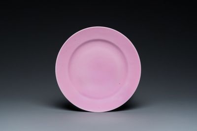 Assiette en porcelaine de Chine en rose monochrome, marque de Jing Yuan Tang Zhi 静远堂製, 19ème