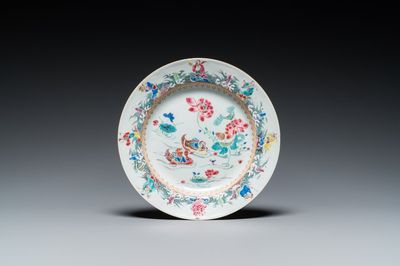 Assiette en porcelaine de Chine famille rose à décor de canards et d'immortels, Yongzheng