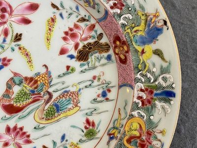 Assiette en porcelaine de Chine famille rose à décor de canards mandarins et d'immortels, Yongzheng — photo 4