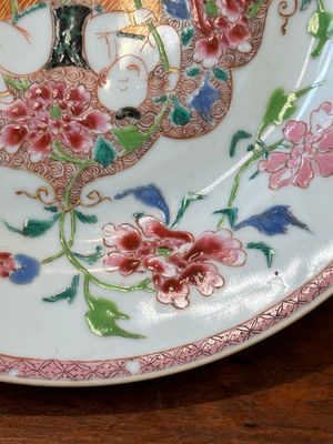 Assiette en porcelaine de Chine famille rose à décor de 'Hehe Erxian', Yongzheng/Qianlong — photo 5