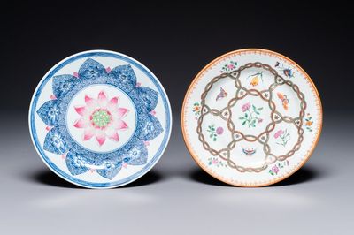 Assiette en porcelaine de Chine famille rose à décor de lotus pour le marché Sud-Est asiatique et une assiette à décor papillons, Yongzheng/Qianlong