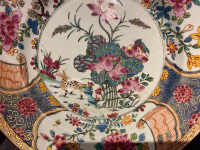 Assiette en porcelaine de Chine famille rose à décor d'un cerf près d'un étang de lotus, Yongzheng — photo 2