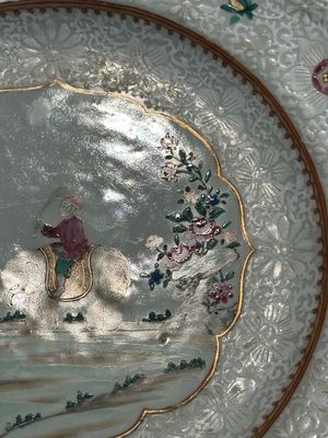 Assiette en porcelaine de Chine famille rose à décor d’un cornac sur son éléphant, Qianlong — photo 3