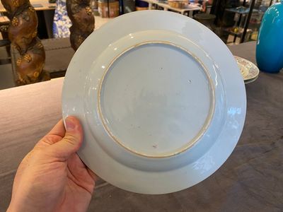 Assiette en porcelaine de Chine famille rose à décor d'une scène du 'Xi Xiang Ji' avec Zhang Junrui qui part au capital, Yongzheng — photo 10