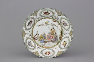 Assiette en porcelaine de Chine pour le marché néerlandais, "Le médecin en visite chez l'Empereur", famille rose, 18e
